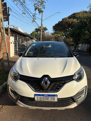 RENAULT CAPTUR 1.6 16V SCE FLEX INTENSE X-TRONIC RENAULT CAPTUR 1.6 16V SCE FLEX INTENSE X-TRONIC